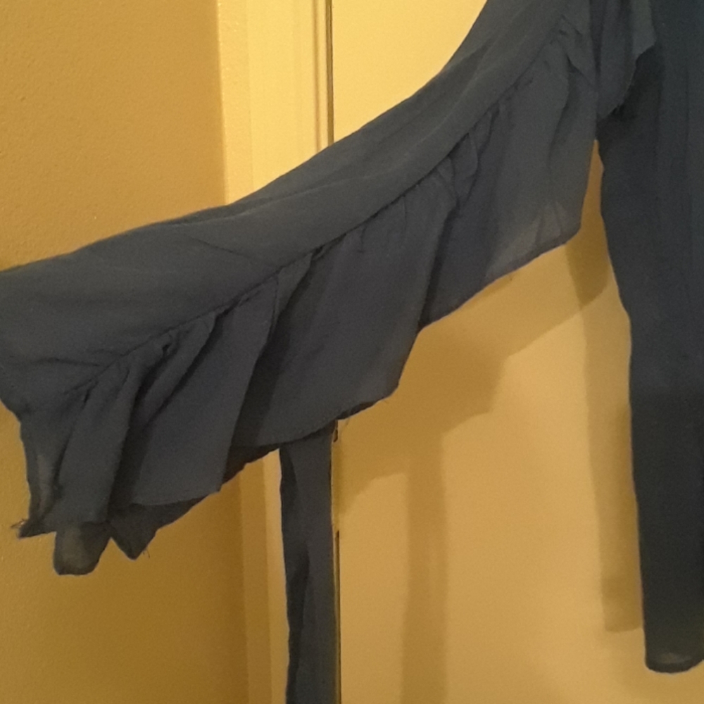 Free Heart Ruffle Blouse - Picture 4 of 5
